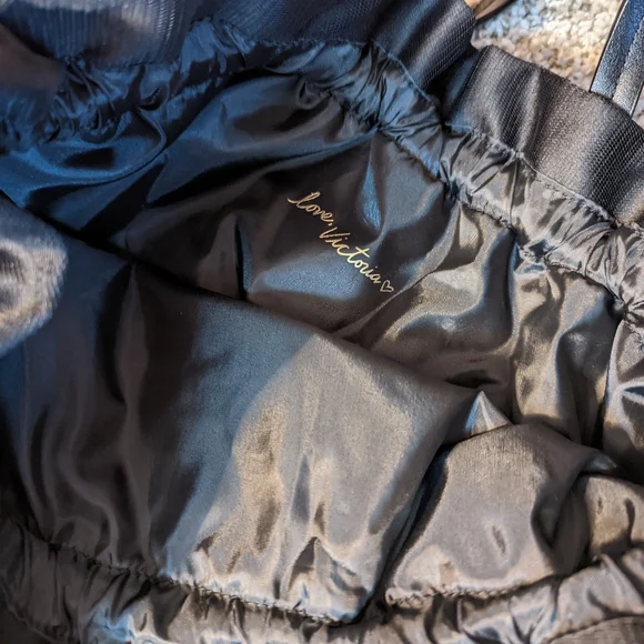 Victoria's secret drawstring shoulder bag - Picture 5 of 6